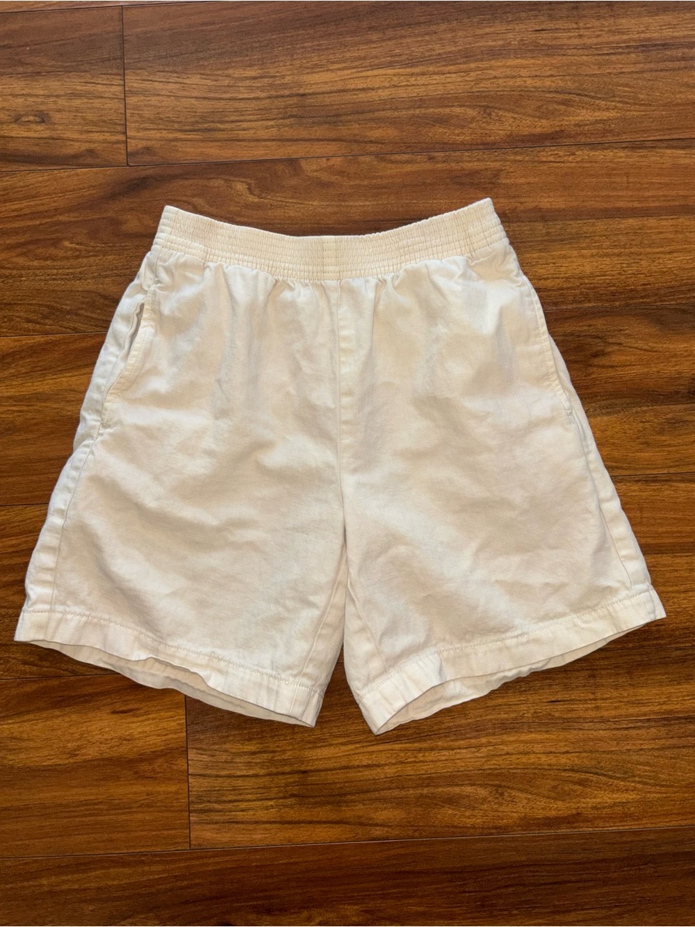 Wilfred Free Cream Elastic Waist Pull-On Shorts